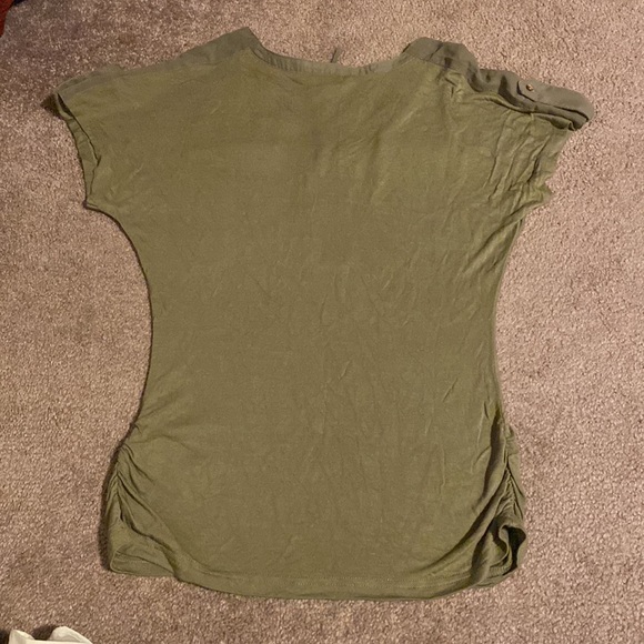 Venus small olive green tee - Picture 2 of 7